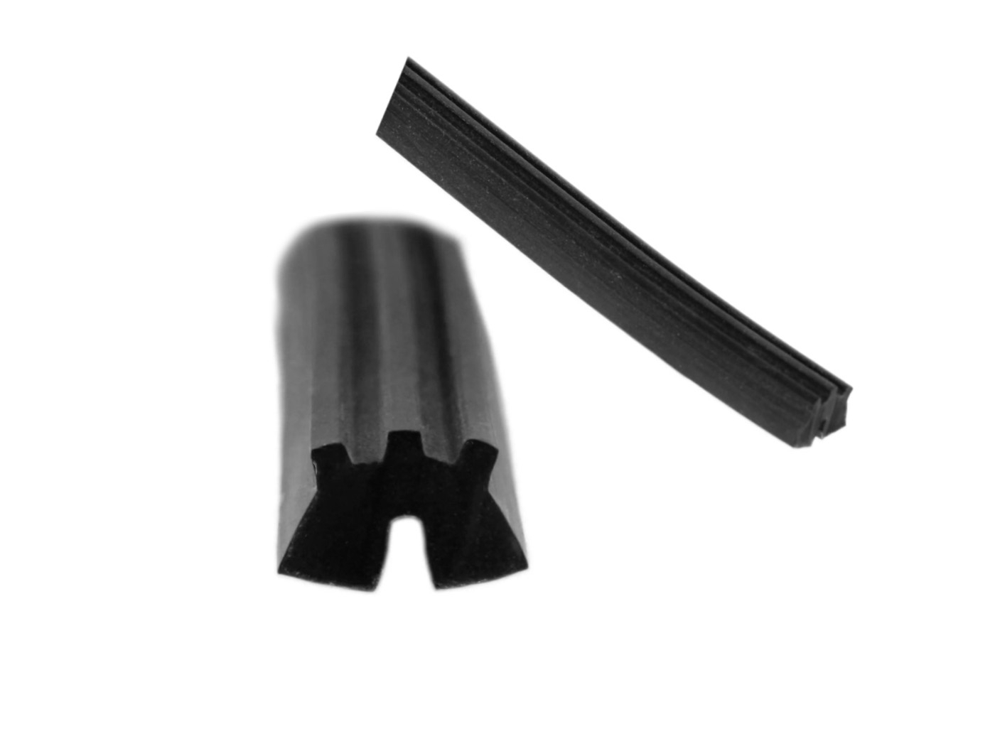 Rubber For Kick Plate W=14mm, 3 Profile Lugs For Vespa 50S, 90 , 125, 150 (V5SA1T, V9A1T, VNA, VNB, VBB2)